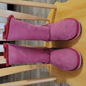 Rare NWT Collector Edition Made in Australia Pink Ugg boots